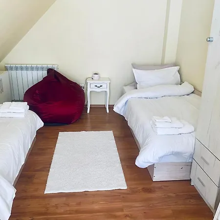 Spacious And Cozy Penthouse Apartmán *