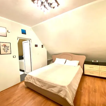 Spacious And Cozy Penthouse *