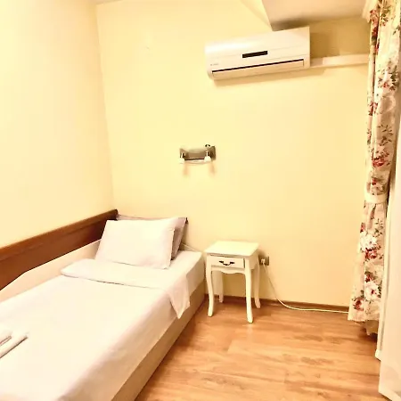 Spacious And Cozy Penthouse Σόφια