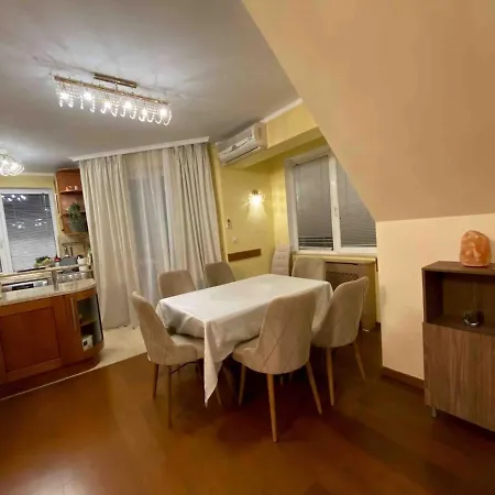 Apartmán Spacious And Cozy Penthouse *